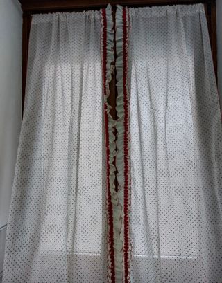 2 Tende lunghe. Misure: 60x230 cm