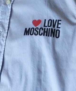 Camicia Love Moschino a righe viola lilla