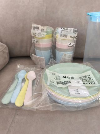 Vajilla infantil IKEA KALAS: vasos, platos, cuchar