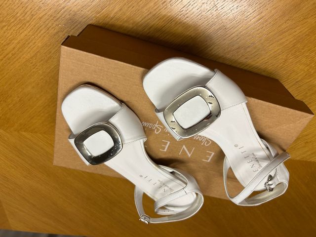 Sandalias planas blancas 38