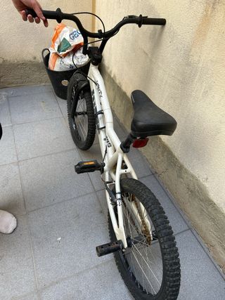Bicicleta Monty BMX blanca