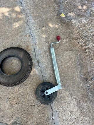 Rueda remolque nueva y Rueda jockey 