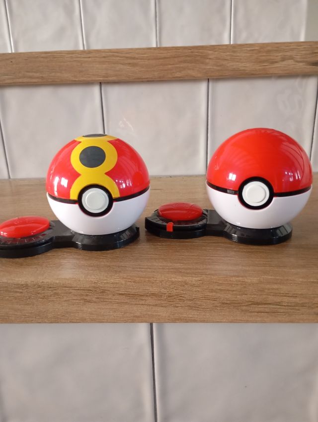 2 Poké Balls 3D