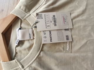 Camiseta sin estrenar Zara - Pantone 