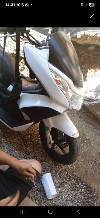 Honda PCX 125 blanca