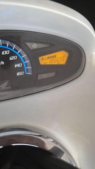 Honda PCX 125 blanca