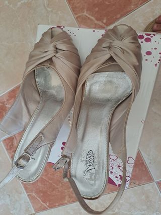 Tacones beige 