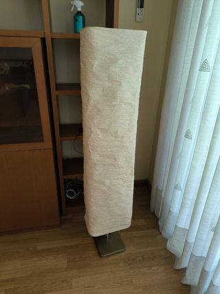 Lampara Ikea pie beige