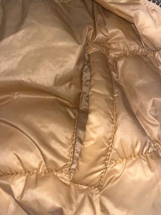 Chaqueta niña | Pluma dorada
Talla 9-10 
