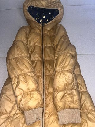Chaqueta niña | Pluma dorada
Talla 9-10 