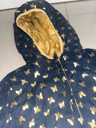 Chaqueta niña | Pluma dorada
Talla 9-10 