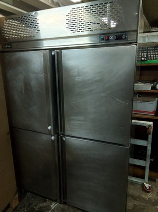 Nevera 4 puertas marca Infrico