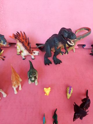 15 Dinosaurios de Juguete