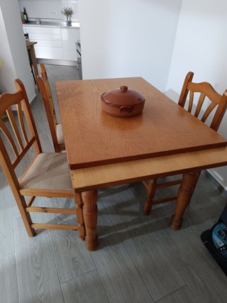 Mesa comedor madera extensible + 3 sillas