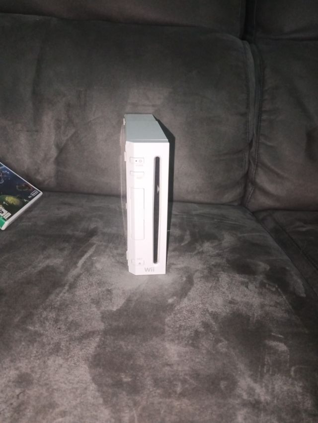 Wii blanca + 3 mandos + 10 juegos