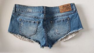 Shorts vaqueros con pedrería