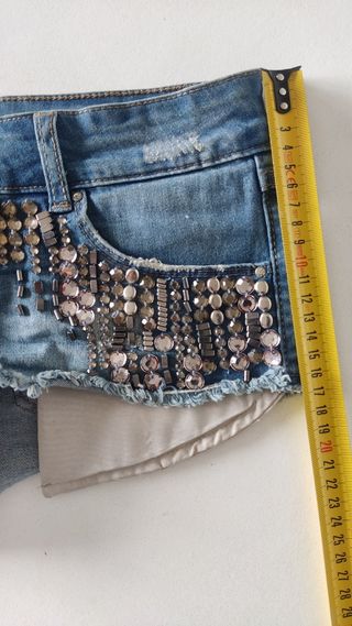 Shorts vaqueros con pedrería