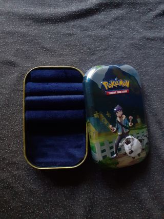 Caja metálica Pokémon