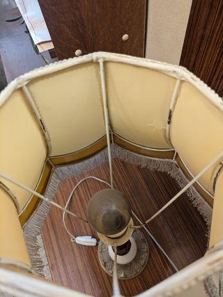 Lámpara de mesa antigua