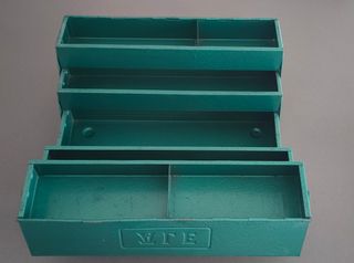 Caja herramientas vintage Ale.