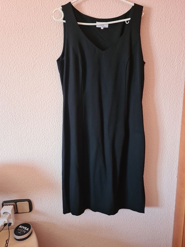 Vestido negro clásico