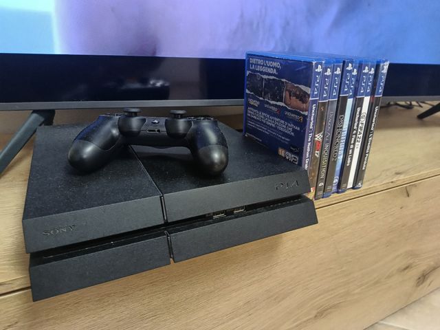 PS4 (PlayStation 4) - Console