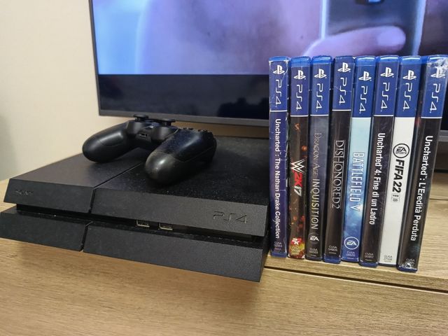 PS4 (PlayStation 4) - Console