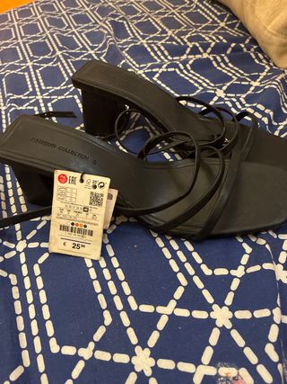 Sandalias tacón Pull&Bear negras 40
