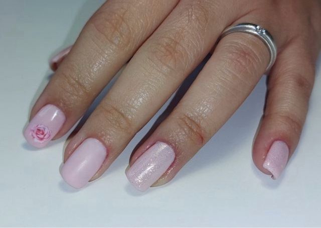 Manicura 20€ y pedicura 25€