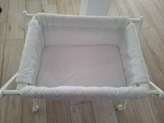 Minicuna bebé - Blanca con lunares rosa