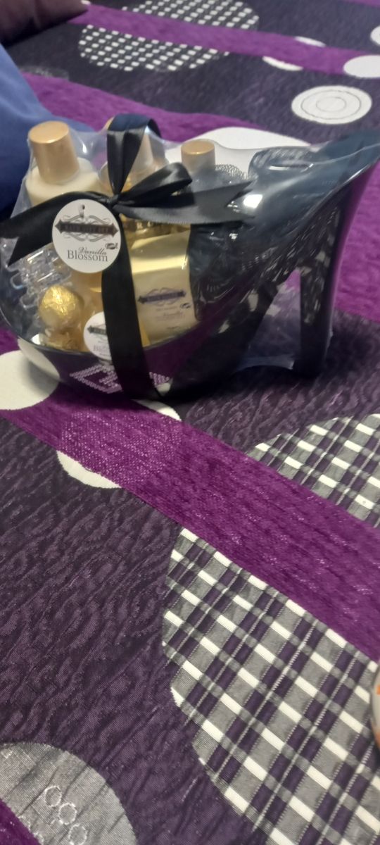 Cesta regalo Champus decoración