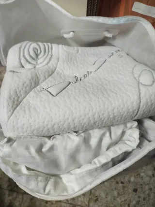 Cuna bebé blanca con colchón incluido y sinfonier