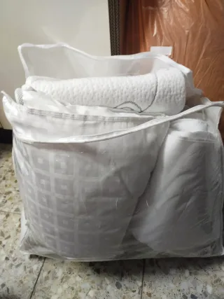 Cuna bebé blanca con colchón incluido y sinfonier