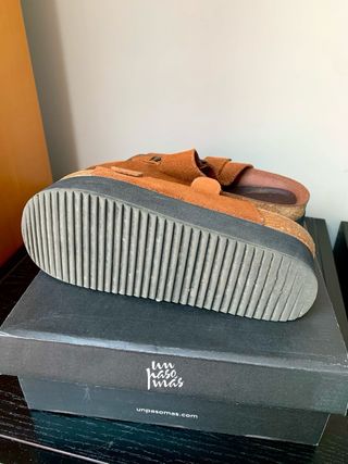 Sandalias plataforma marrón