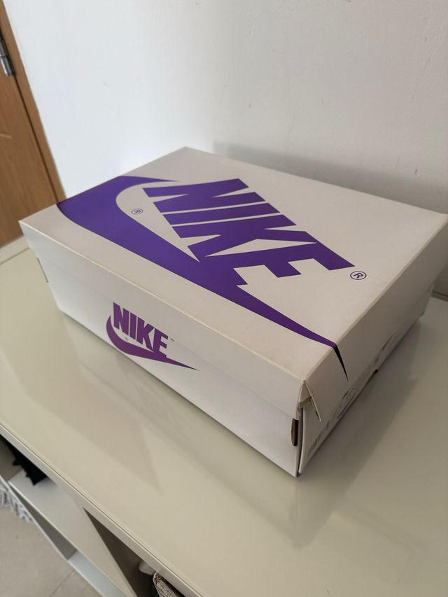 Jordan 1 High “Court Purple”