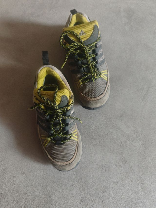 Zapatillas Adidas trail niño