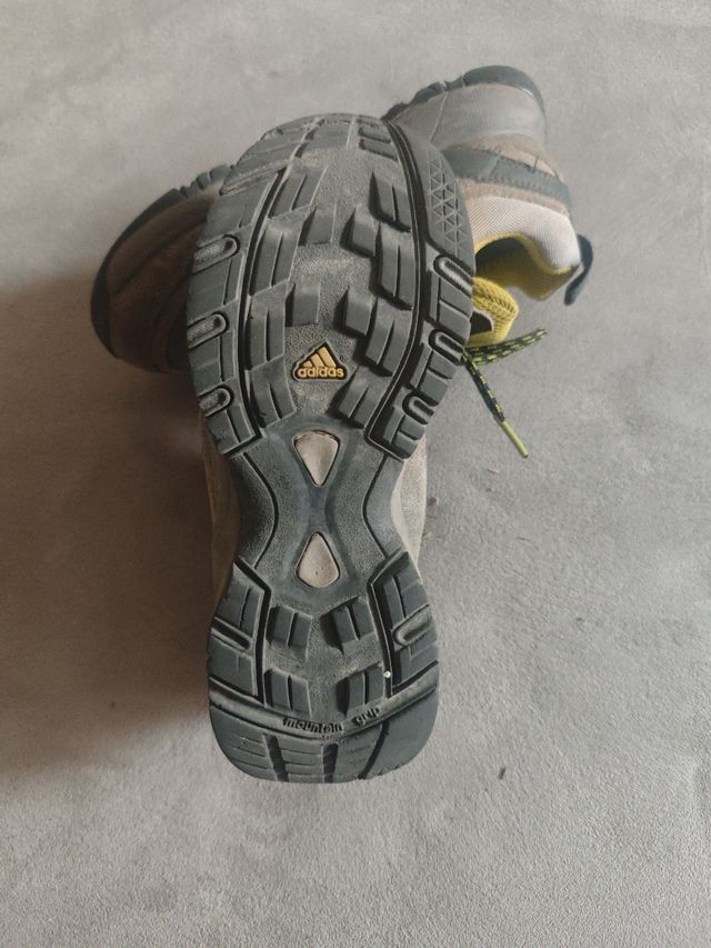 Zapatillas Adidas trail niño