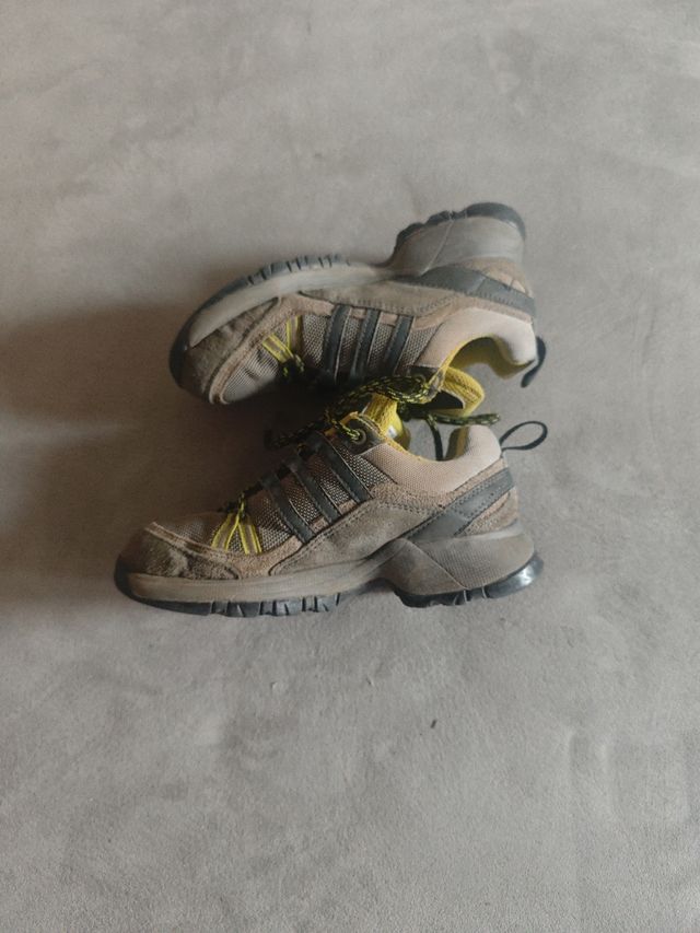 Zapatillas Adidas trail niño