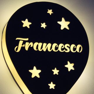  Lampada in legno a forma di palloncino con nome