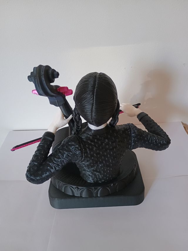 Figura Wednesday Addams - Gótica