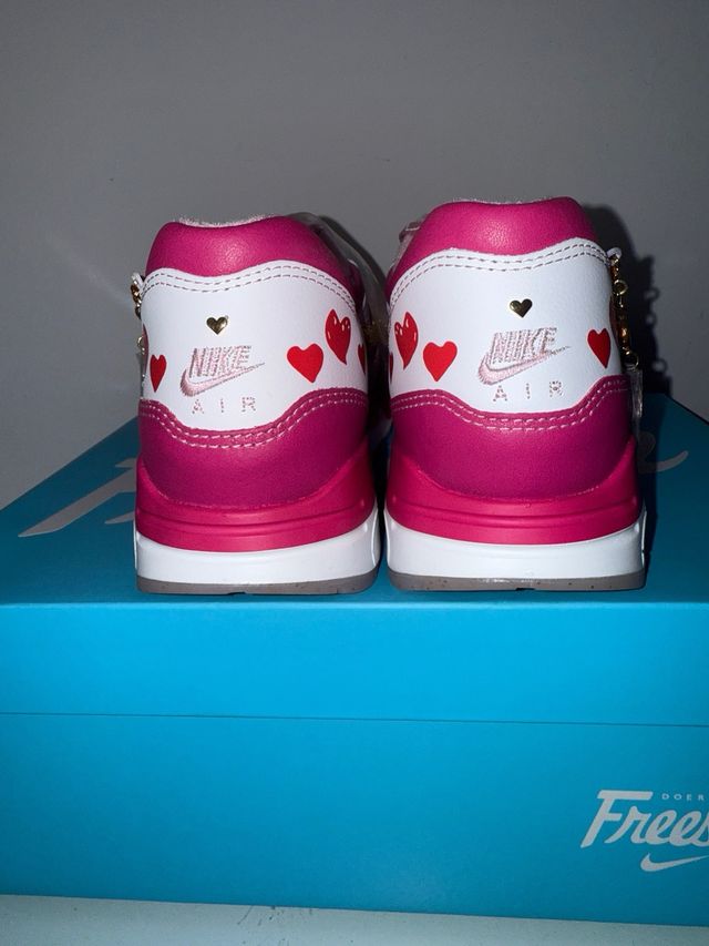 Nike Air Max 1 x Doernbecher Freestyle