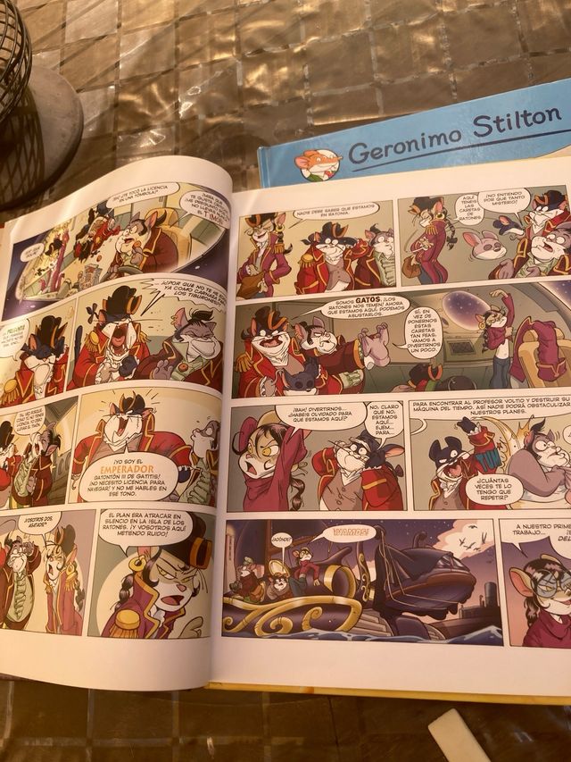 Dinosaurios en acción: Cómic Geronimo Stilton 7 

