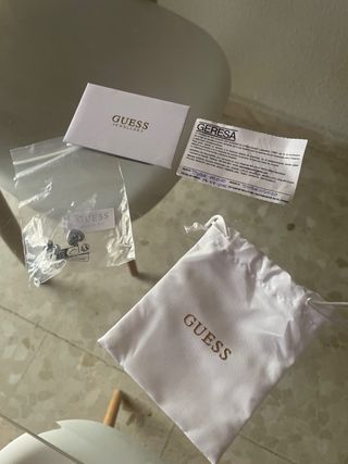 Pendientes Guess NUEVO