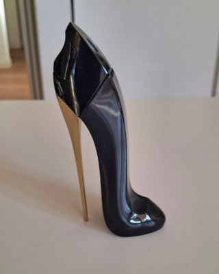 Bottiglia di profumo Carolina Herrera 