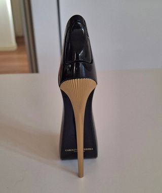 Bottiglia di profumo Carolina Herrera 