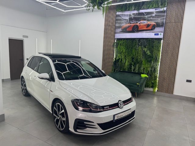 Volkswagen Golf GTI 2.0 TSI