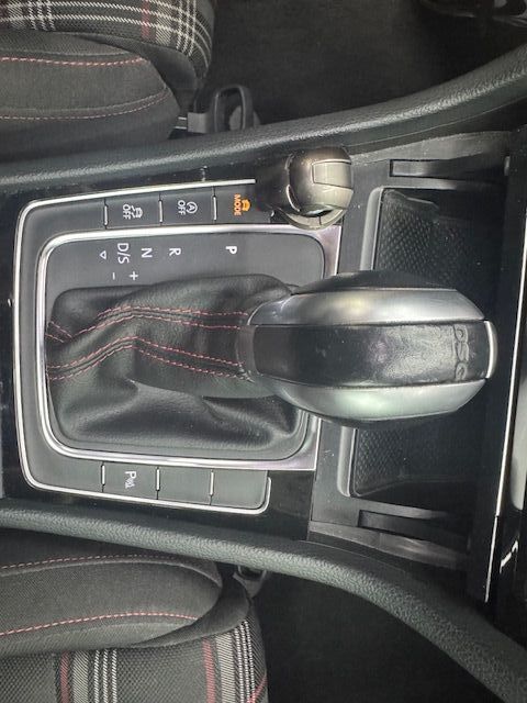 Volkswagen Golf GTI 2.0 TSI