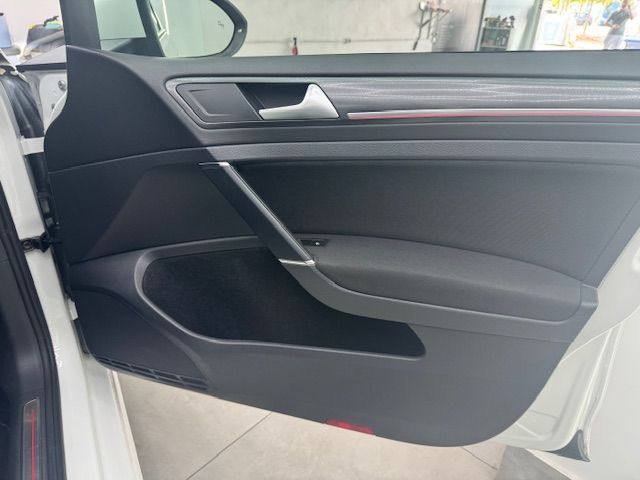 Volkswagen Golf GTI 2.0 TSI