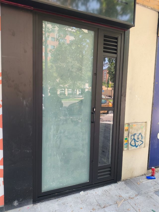 Puerta enrollable automática