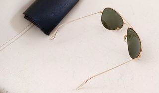 Ray-Ban Aviator: Gafas de sol doradas